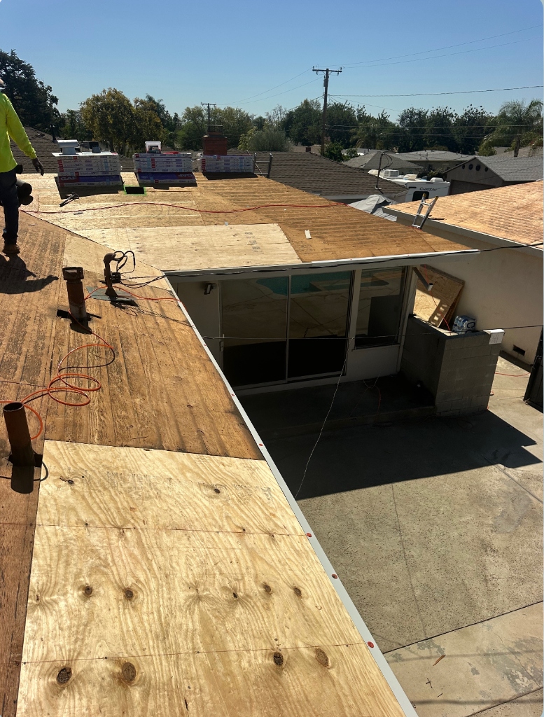 Plywood Decking Installation & GAF Timberline Staging