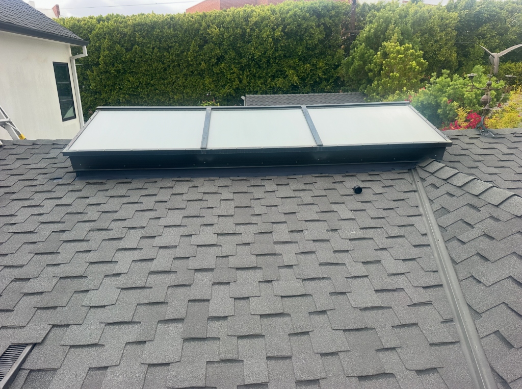 Commercial Triple-Pane Glass Skylight Curb Flashing